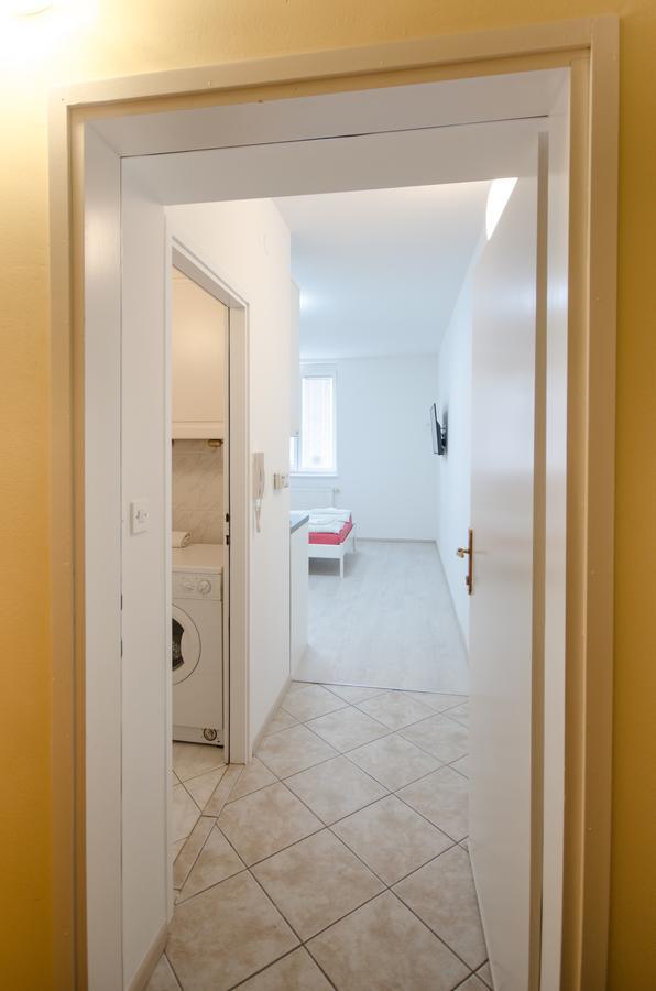 Apartment Trzaska With Free Parking Любляна Экстерьер фото